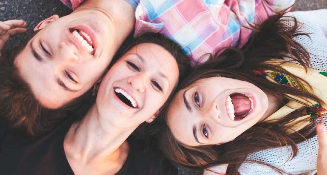 Ortodoncia invisible para adolescentes con invisalign teen